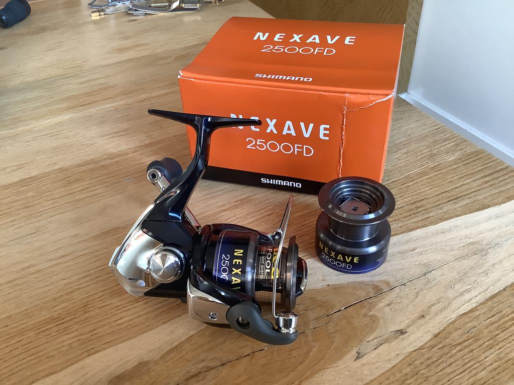 Shimano Nexave 2500.  Nieuw, Watersport en Boten, Hengelsport | Roofvissen, Ophalen of Verzenden, Nieuw, Molen