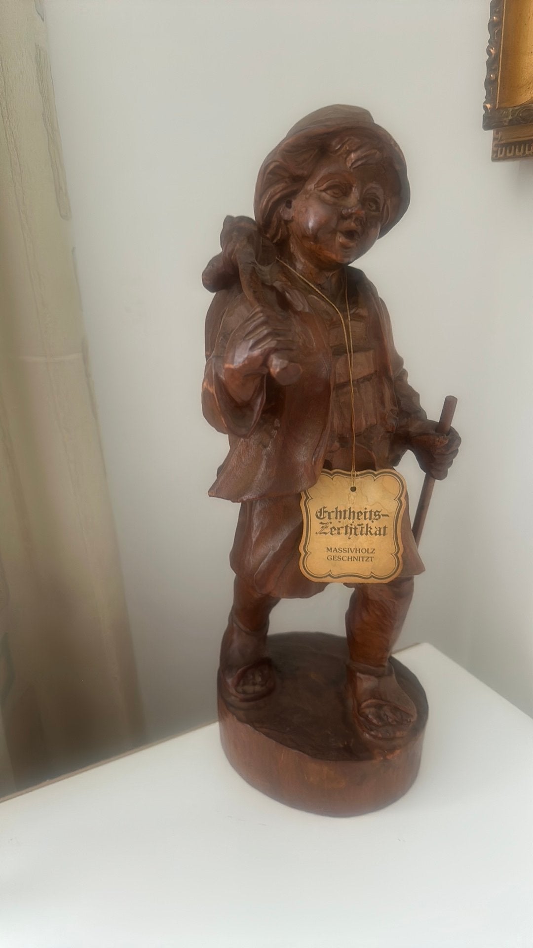 Houten jongens beeld, Ophalen, Houtsnijwerk
