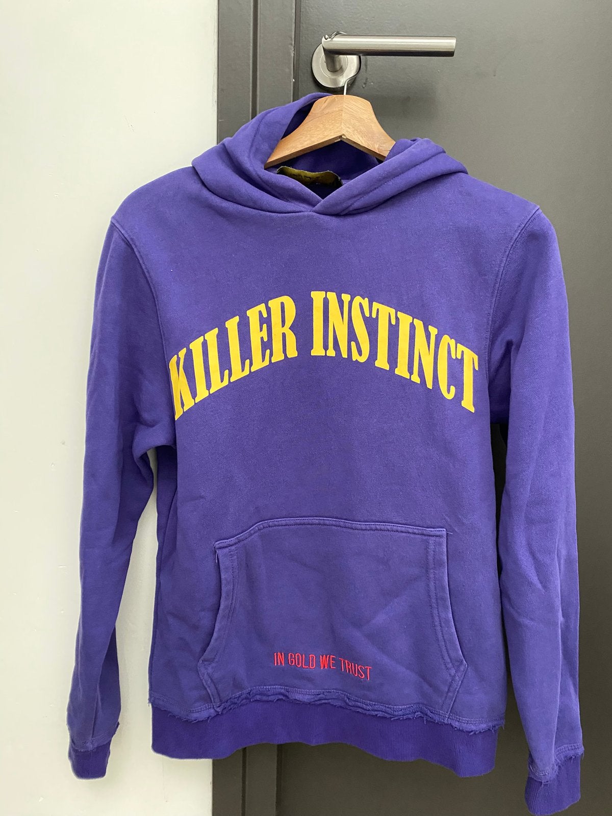 In gold we trust trui paars killer instinct xs, Ophalen of Verzenden, Zo goed als nieuw, Blauw