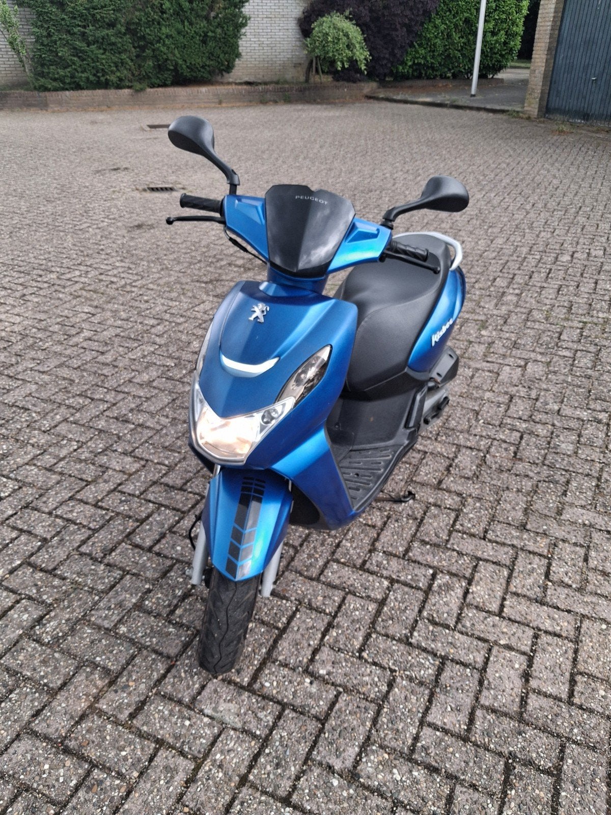Peugot kisbee 4t 50cc uit 2019, Ophalen, Maximaal 45 km/u, Zo goed als nieuw, Benzine