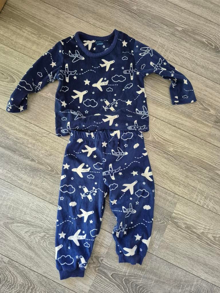 Primark Pyjama Vliegtuigjes - Maat 86 (12-18 maanden), Kinderen en Baby's, Nacht- of Onderkleding, Gebruikt, Jongetje of Meisje