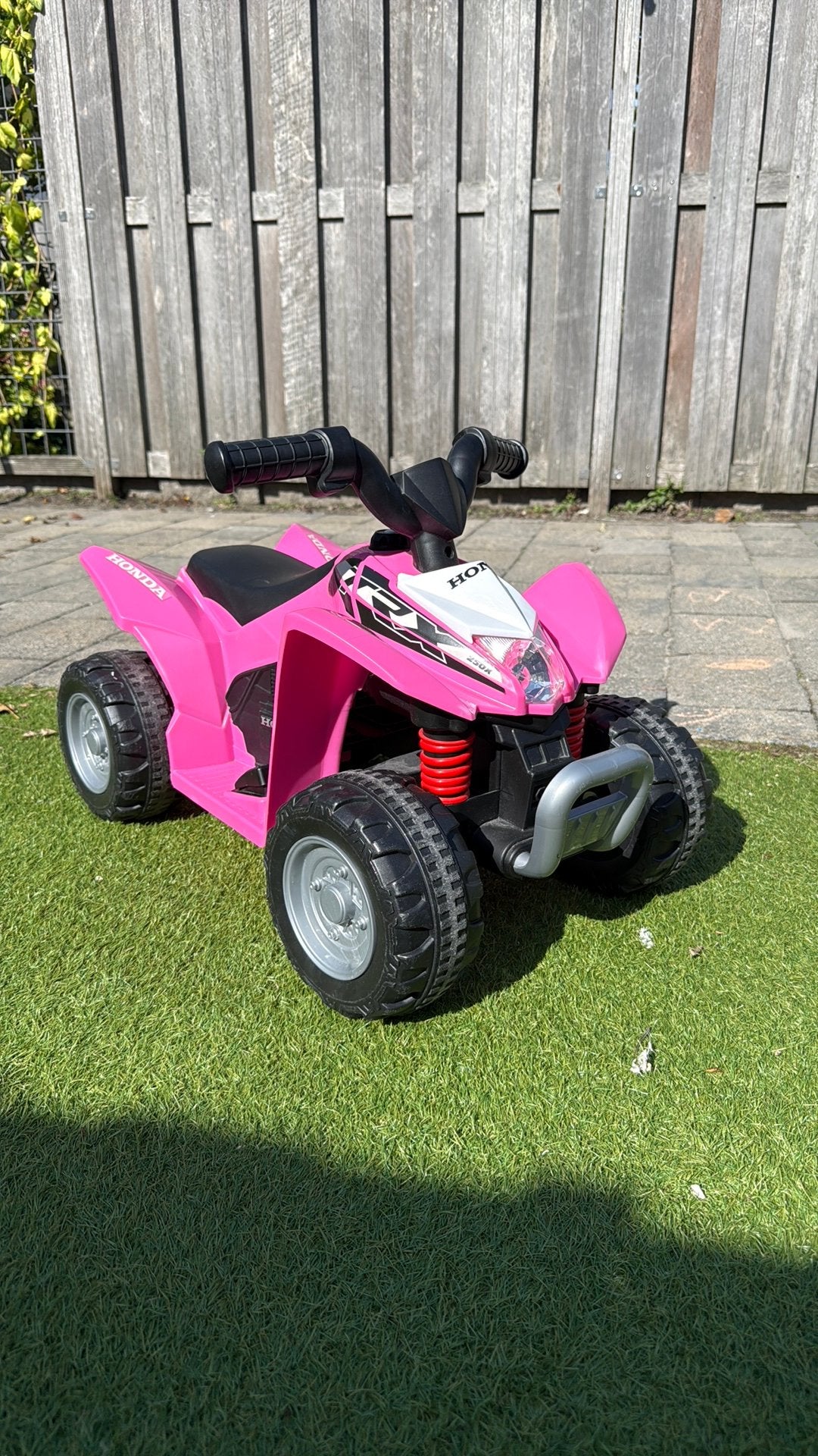 Roze Honda Kinderquad - Elektrisch Speelgoed, Zo goed als nieuw