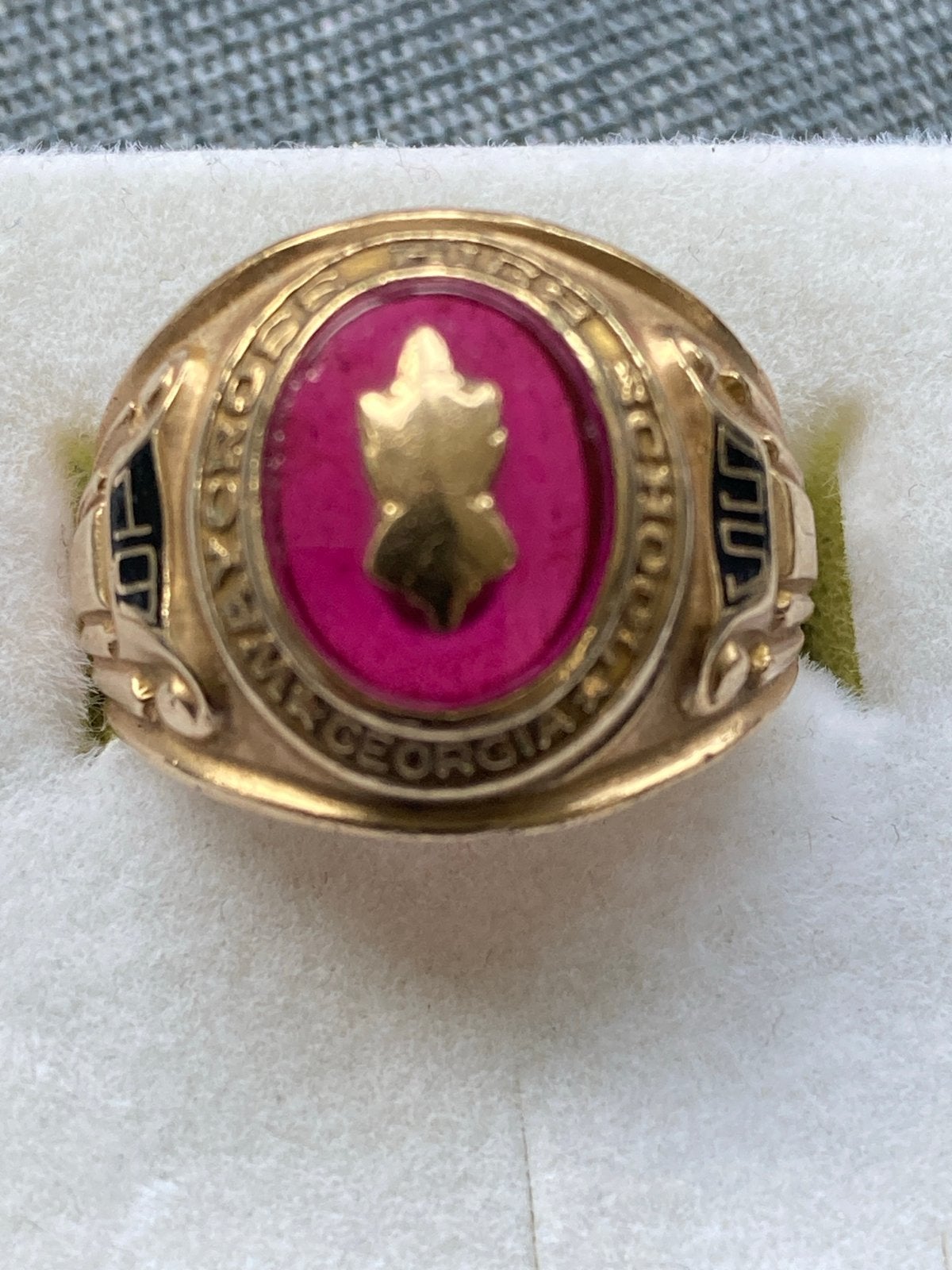Prachtige 10k gouden American University ring met rode steen, Sieraden, Tassen en Uiterlijk, 18 tot 19, Gebruikt, Ophalen of Verzenden