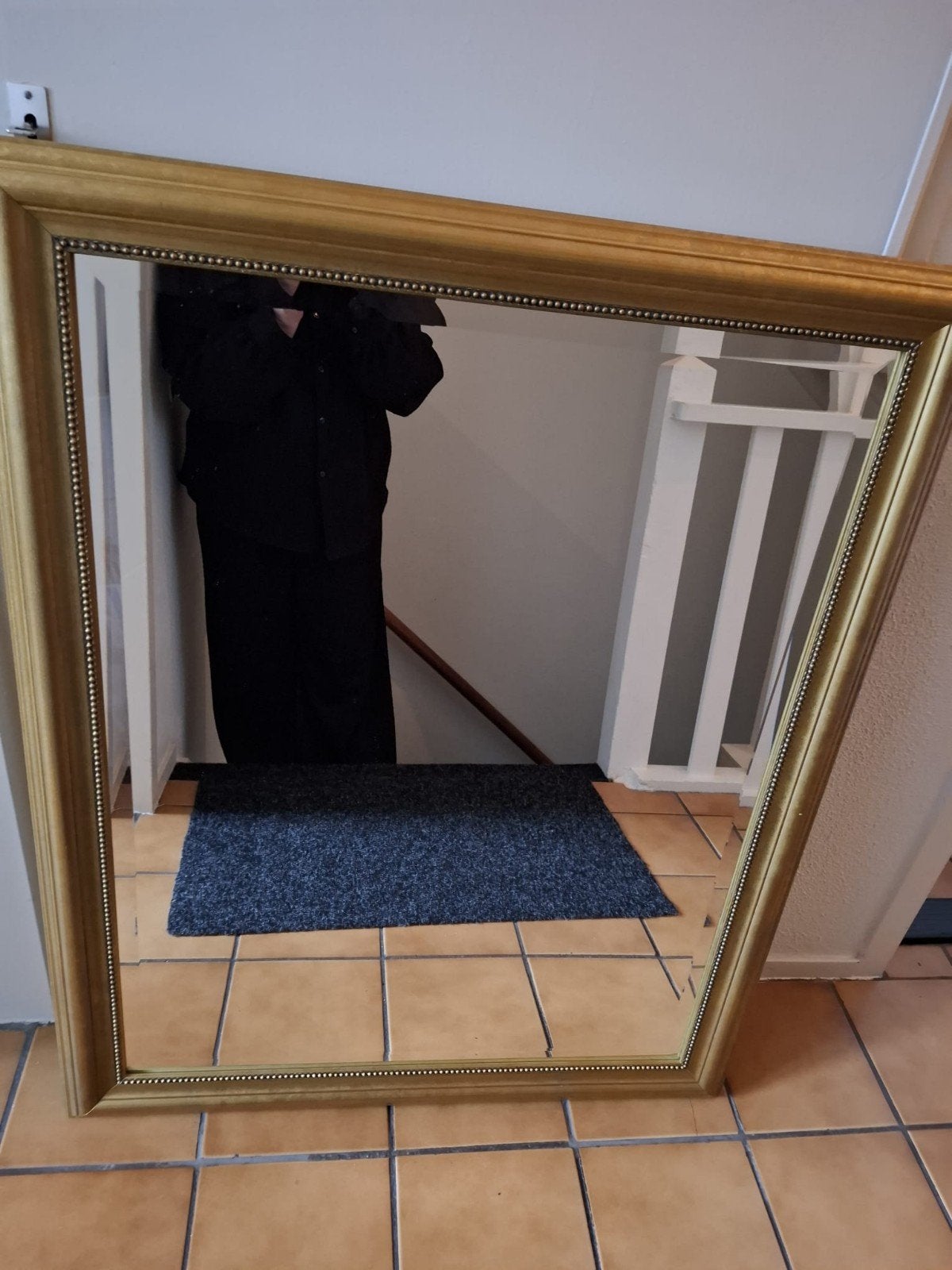 Grote spiegel met elegante gouden rand, Huis en Inrichting, Ophalen, Gebruikt, 100 tot 150 cm, 75 tot 100 cm