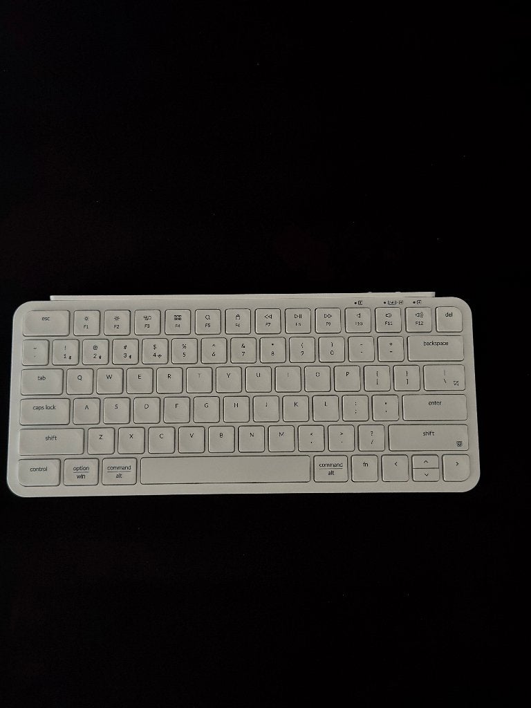 Keychron B1 Pro Ivory White – US QWERTY – Like New, Keychron, Oplaadbaar, Ophalen of Verzenden, Zo goed als nieuw