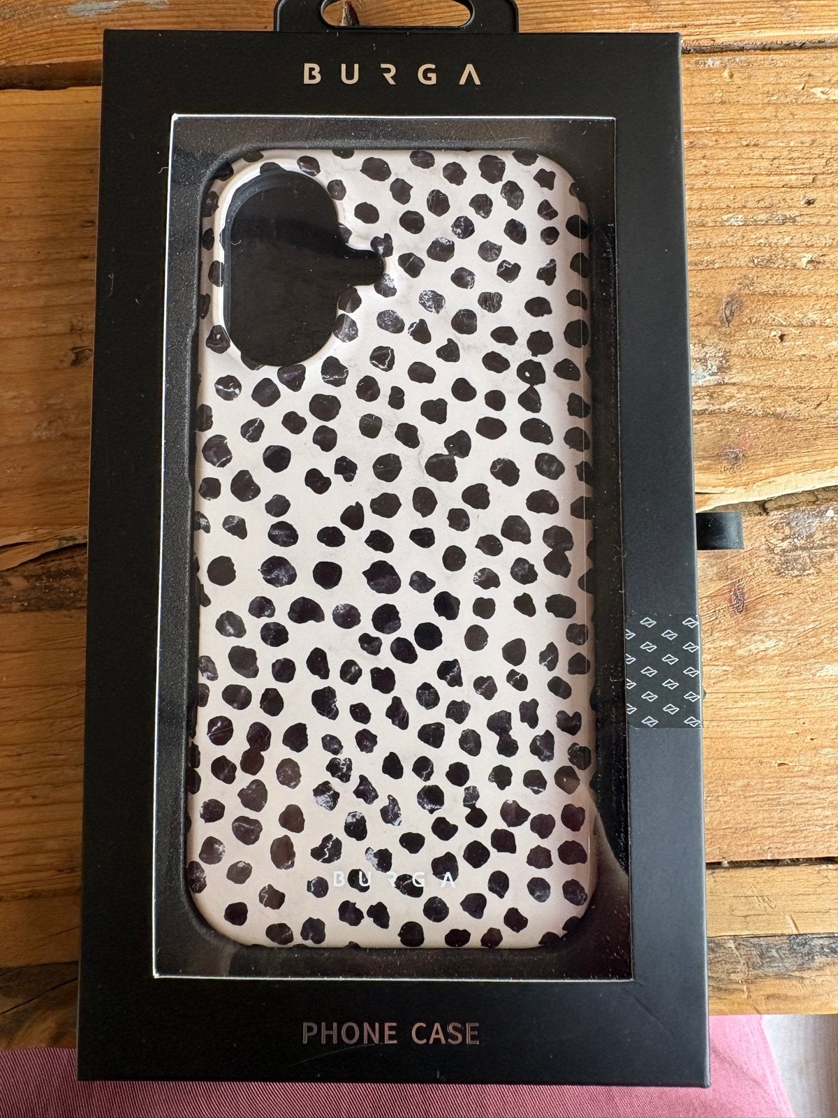 Burga Almond Latte iPhone 16 Hoesje - Nieuw in doos, Kunststof, IPhone 16, Nieuw, Hoesje of Tasje