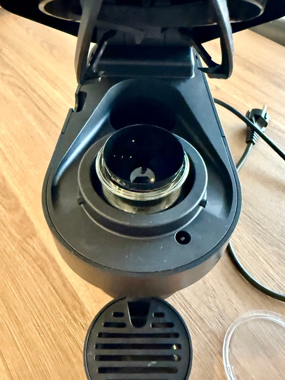 Foto 5 van DE LONGHI Nespresso - Vertuo Pop - Capsule machine - Black