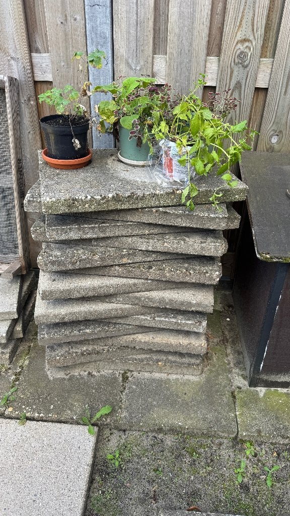 Gratis 100 Terrastegels en borderranden, Ophalen, Gebruikt, 10 m² of meer, Beton