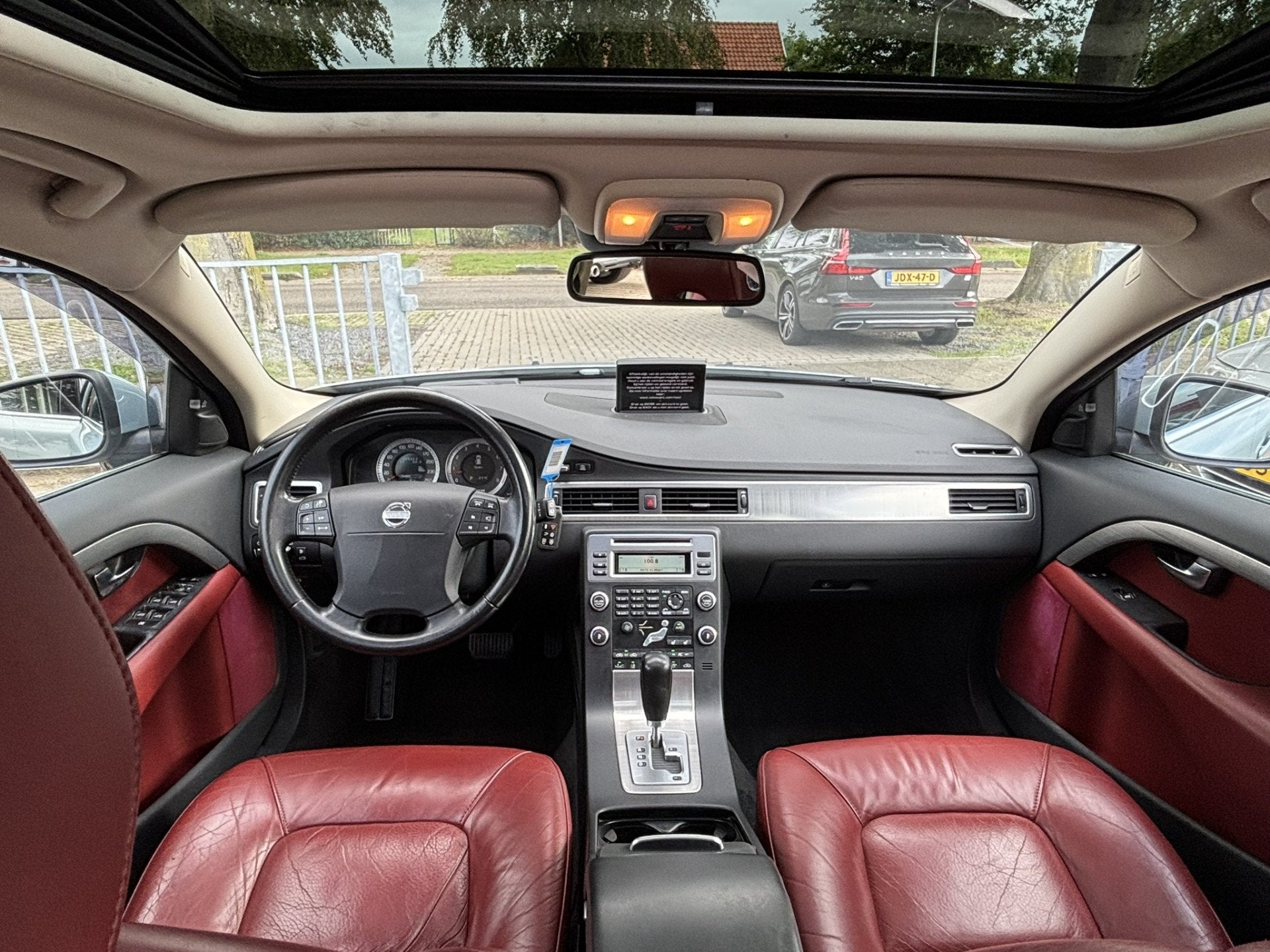 Volvo V70 3.0 T6 AWD Summum Schuifdak Keyless ACC (bj 2008), Auto's, Automaat, Gebruikt, 2953 cc, 2000 kg