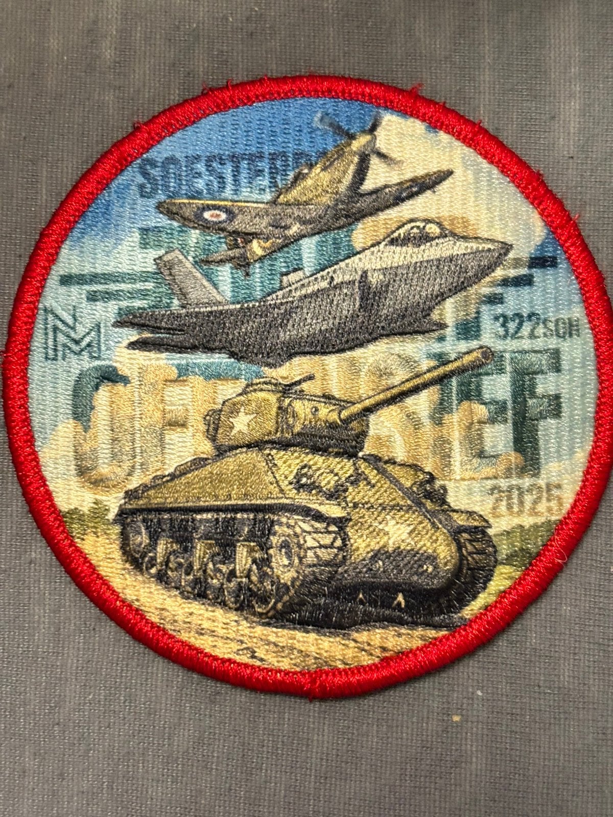 Zomer offensief 2025 embleem 322 SQN, Verzamelen, Militaria | Algemeen, Verzenden, Luchtmacht, Nederland, Embleem of Badge