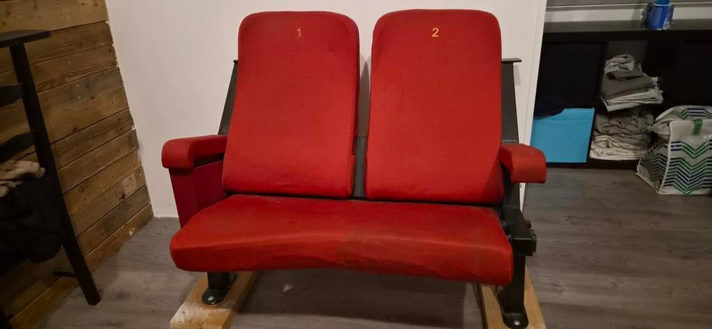 Twee rode bioscoopstoelen, Huis en Inrichting, Ophalen, Rood, Twee