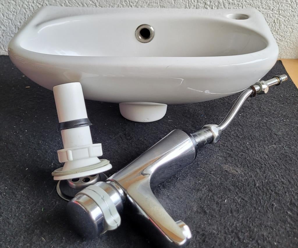 Sfinx fonteintje en Grohe koudwaterkraan. In goede staat, Ophalen of Verzenden, Zo goed als nieuw, Toilet