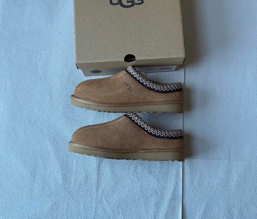 Ugg Tasman Bruin - Maat 40, Verzenden, Nieuw, Pantoffels of Sloffen