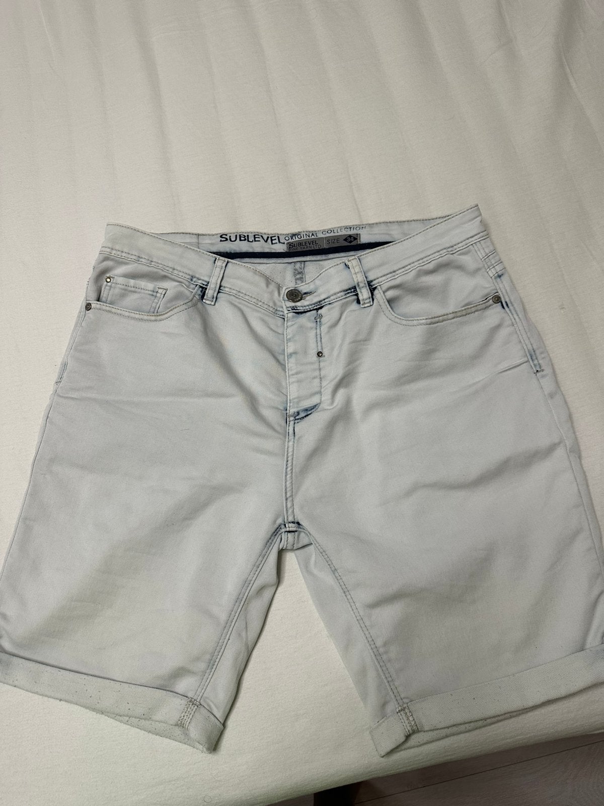 GRATIS SubLevel korte broek Mt 34 lichtblauw, Ophalen, Zo goed als nieuw, Blauw
