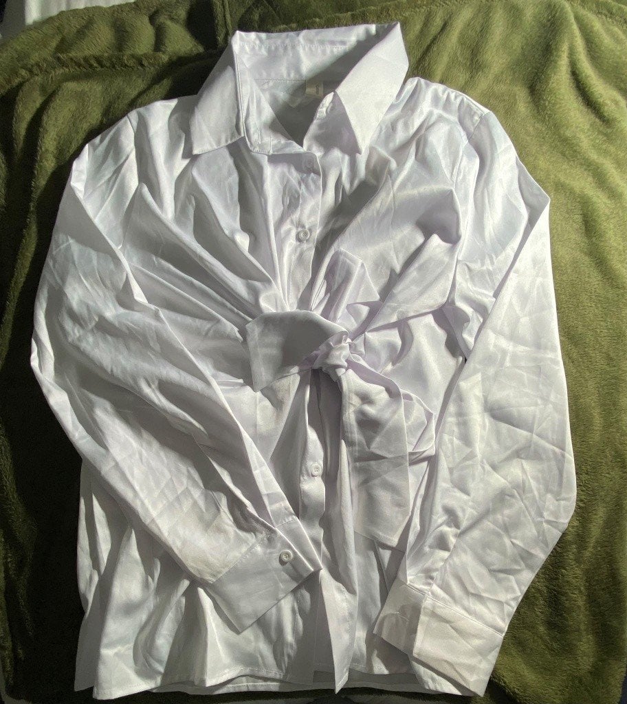Commense Satin Knot Shirt – Size L – New, Kleding | Dames, Blouses en Tunieken, Ophalen of Verzenden, Nieuw