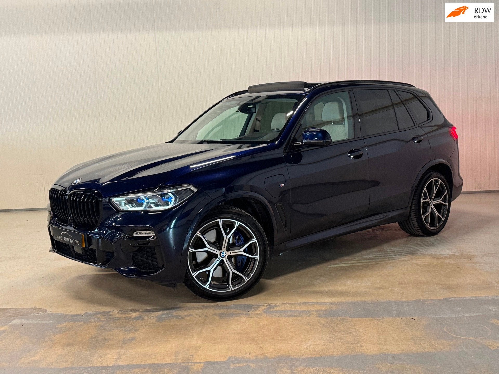 BMW X5 XDrive45e High Executive | M-SPORT | PANO | BOWERS &, Dealer onderhouden, Gebruikt, Blauw, Vierwielaandrijving