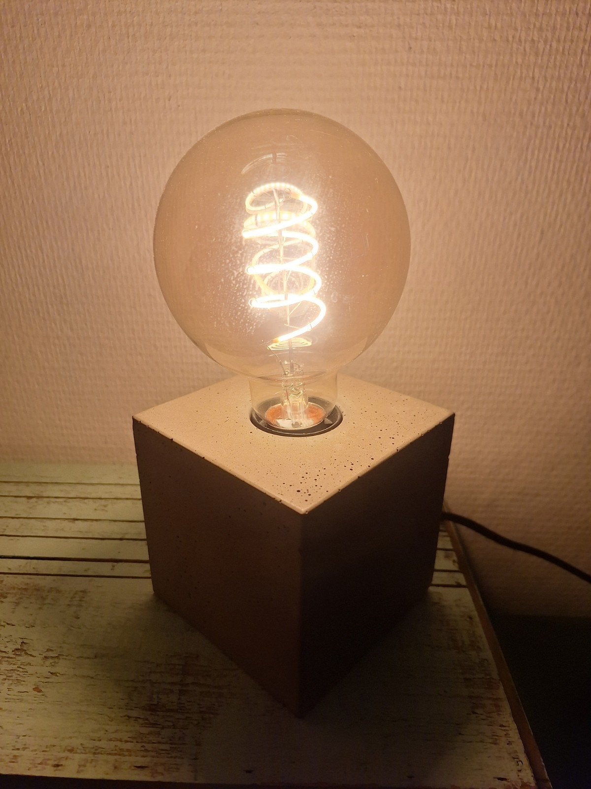 Industriële Tafellamp met Betonlook en Edison Lamp, Ophalen, Overige materialen, Gebruikt, Met schakelaar