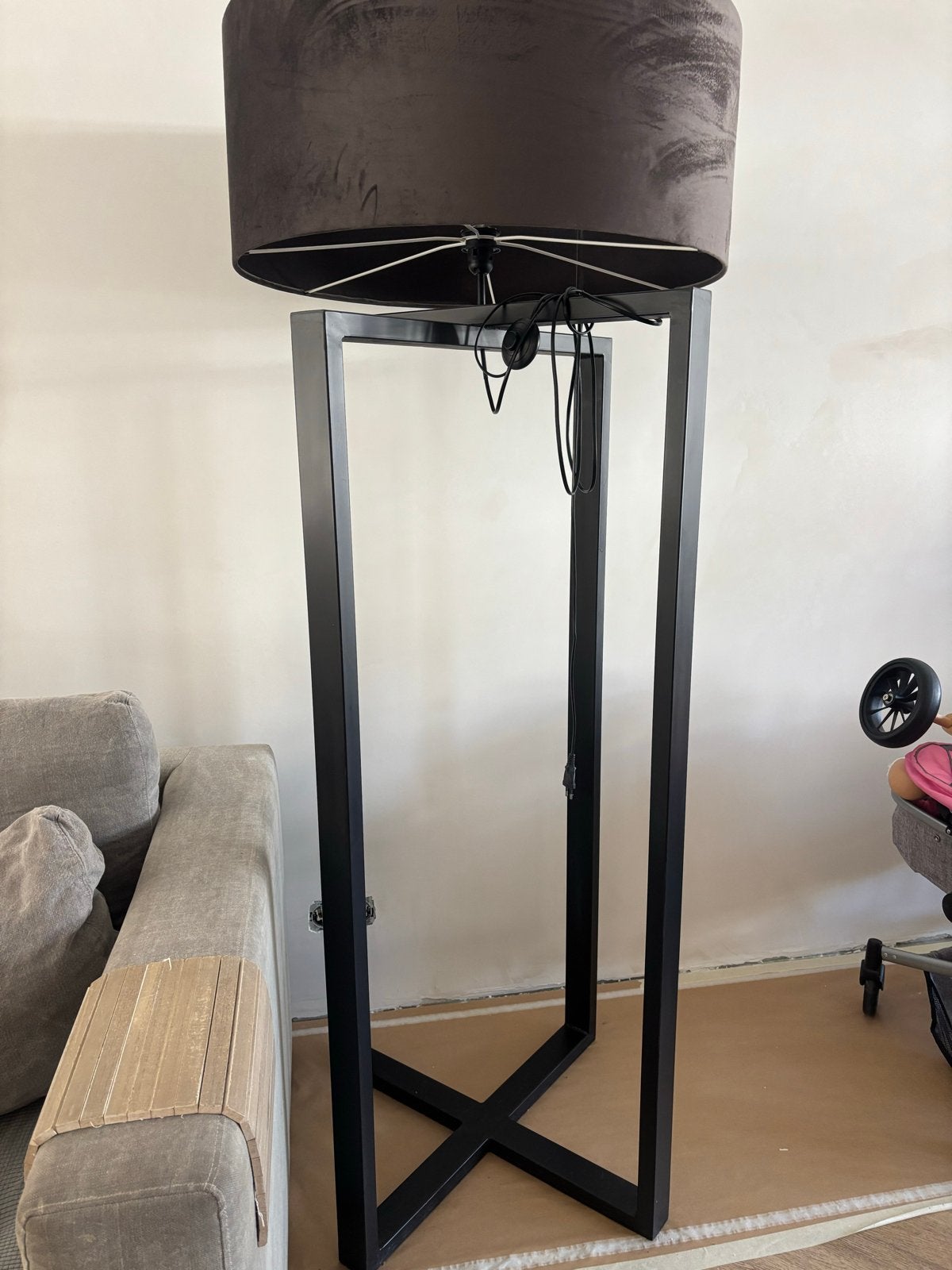 Stijlvolle staande stalen vloer lamp met zwarte velvet kap, Huis en Inrichting, Ophalen, E27 (groot), Zo goed als nieuw, Metaal