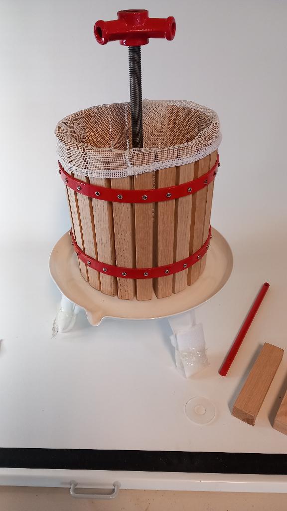 FRUITPERS AREBOS 12 LITER, NIEUW, Huis en Inrichting, Overige typen, Hout, Nieuw, Ophalen of Verzenden