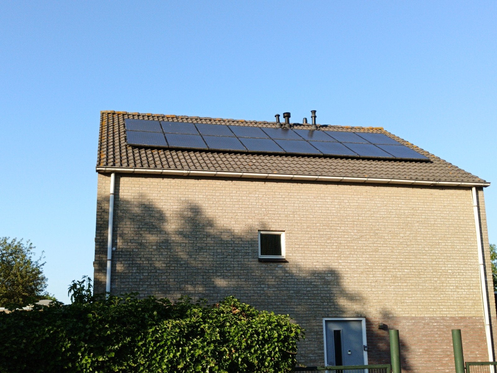 16 zonnepanelen uit 2014 3680 Wp - Zelf demonteren, Doe-het-zelf en Verbouw, Zonnepanelen en Toebehoren, Ophalen of Verzenden