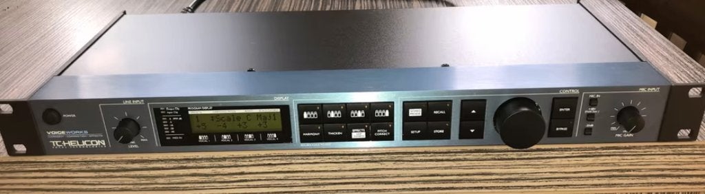 TC Helicon VoiceWorks met pedal, Ophalen of Verzenden, Gebruikt, Overige typen