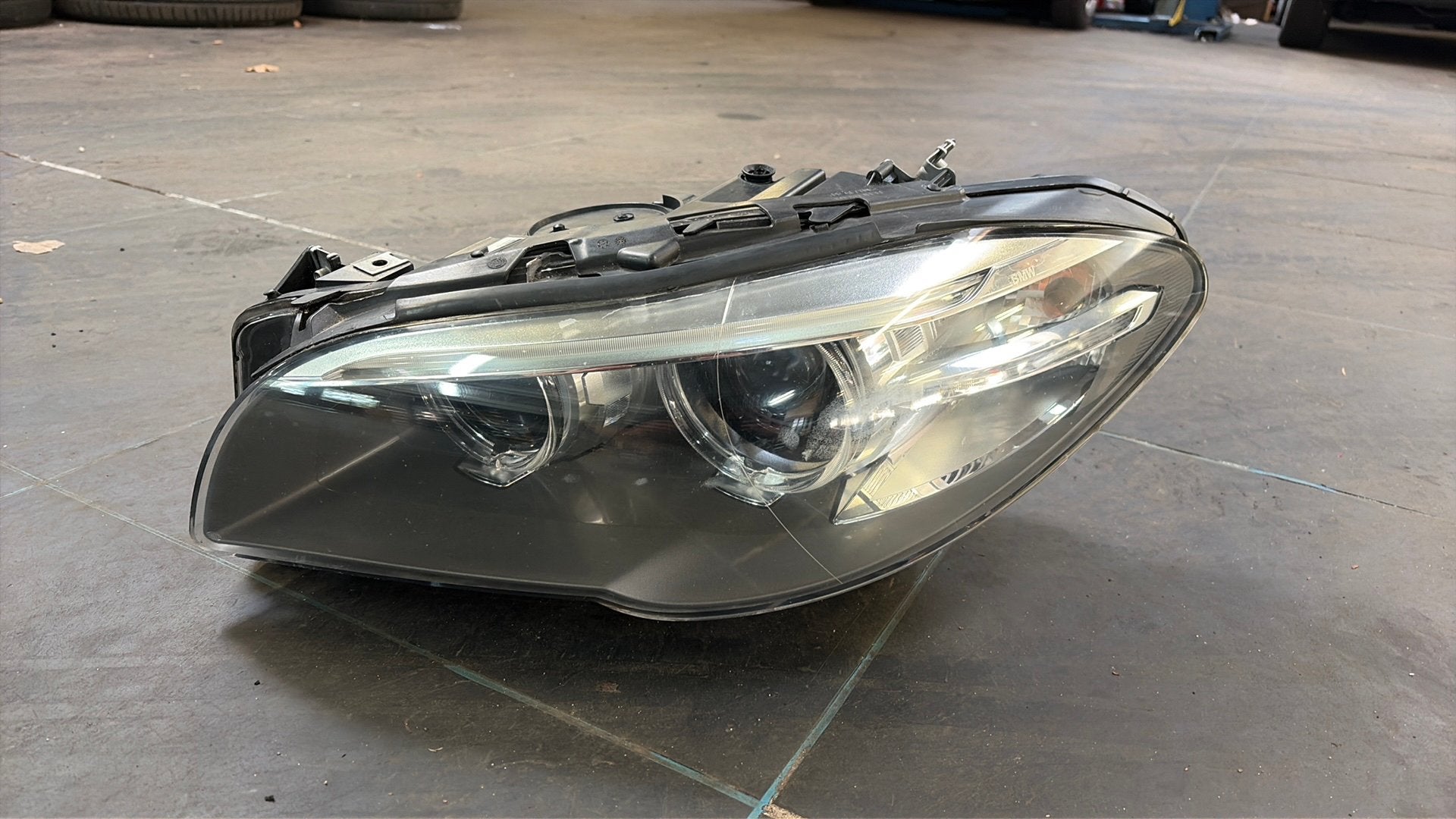 Originele BMW 5-Serie F10 F11 LCI Koplamp Links (Bi-Xenon), Ophalen of Verzenden, BMW