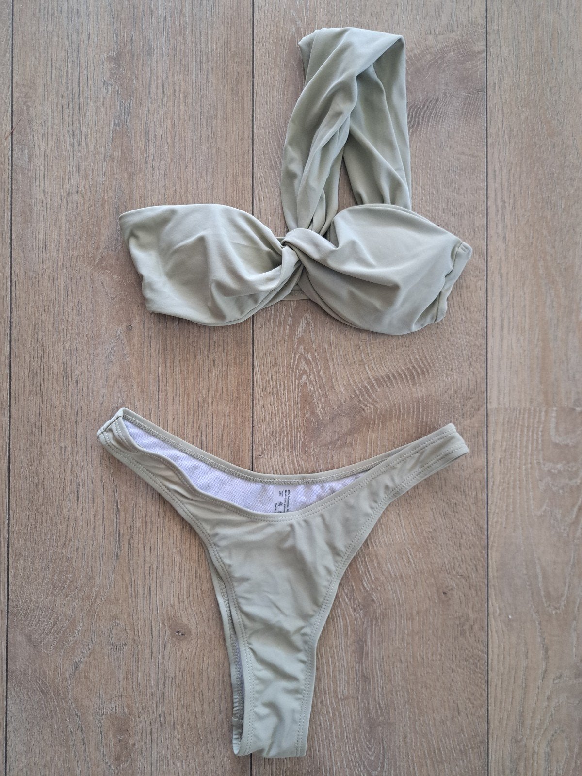 Lichtgroene bikini set - Zo goed als nieuw, Ophalen of Verzenden, Bikini, Groen, Onbekend