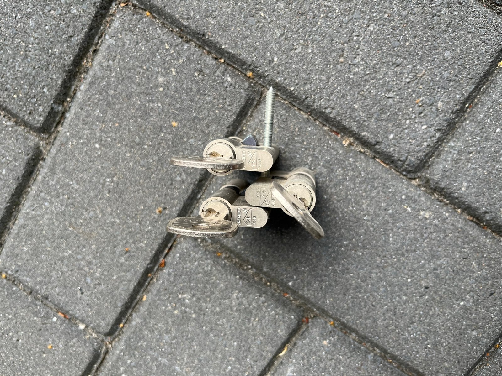 Set van 3 gelijksluitende Nemef cilinders met 3 sleutels, Ophalen of Verzenden, Gebruikt, Slot