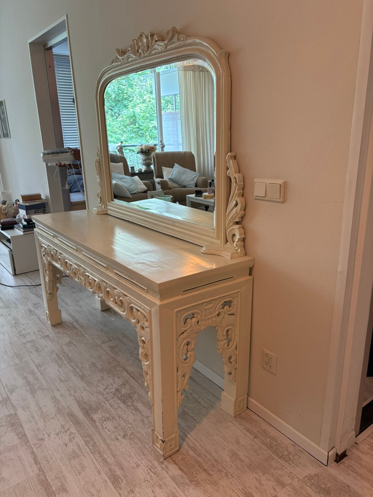 Indisch houtsnijwerk, sidetabel/dressoir, Huis en Inrichting, Tafels | Sidetables, Ophalen, Zie foto's, Zo goed als nieuw, 150 tot 200 cm
