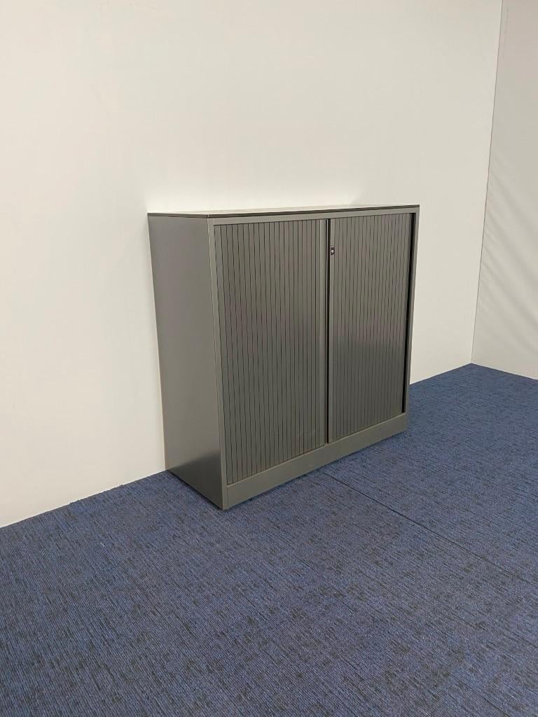 1 x Roldeurkast Ahrend, antraciet, H 120 x B 120 x D 45 cm., Huis en Inrichting, Bureaus, Ophalen, Gebruikt