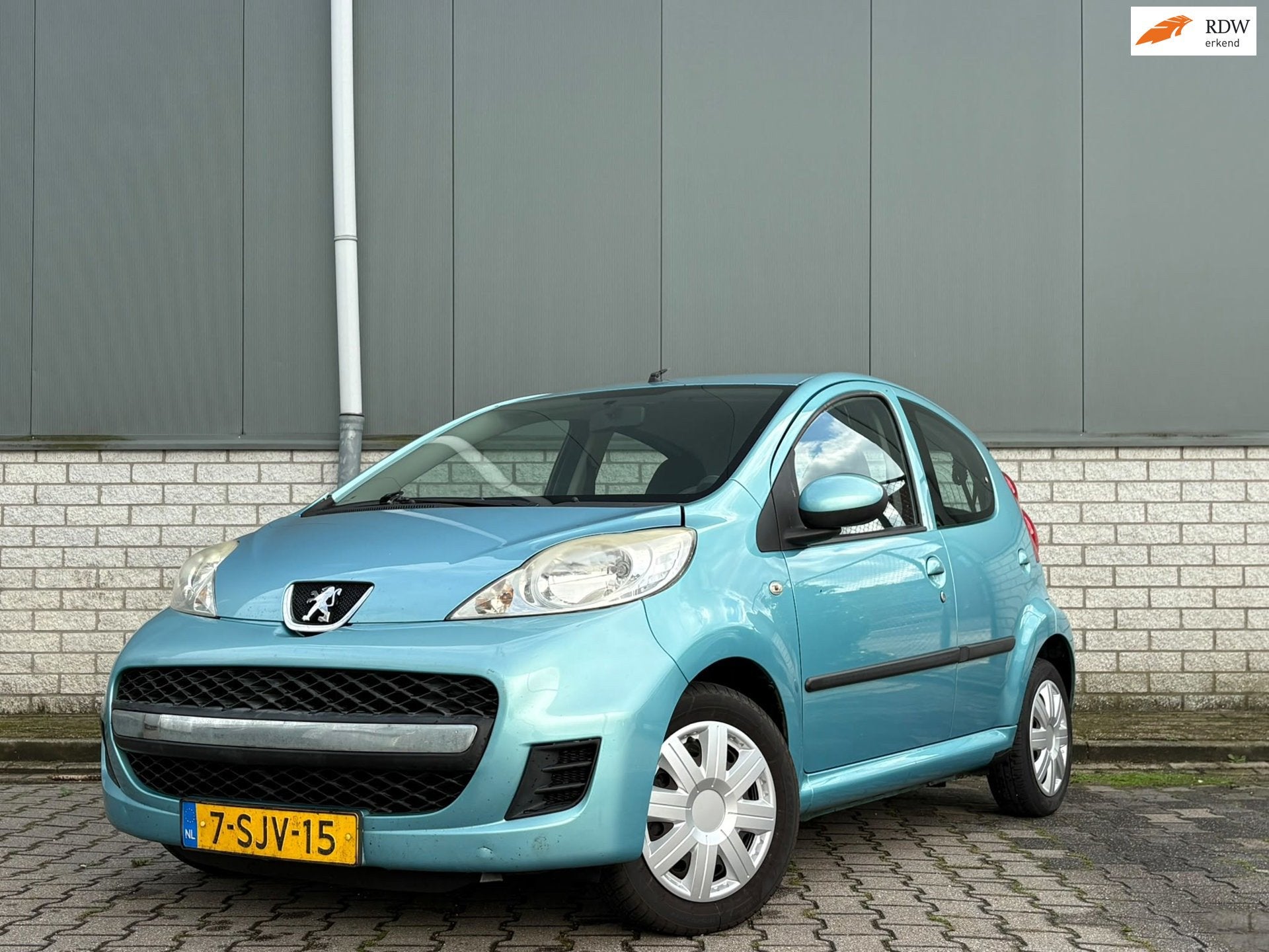 Peugeot 107 1.0-12V Nieuwe APK-5 deurs-Toerenteller, Auto's, Voorwielaandrijving, Euro 5, Gebruikt, 68 pk