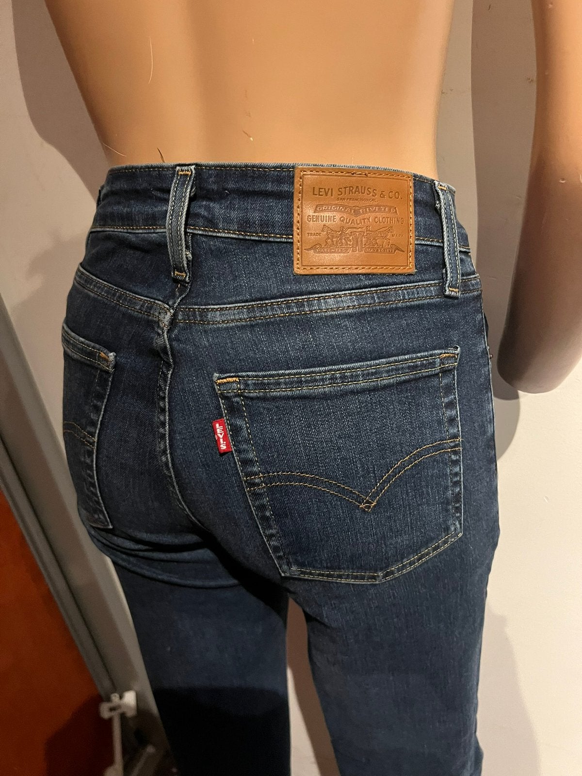 Levi’s spijkerbroek maat 26 high rise origineel zgan, G, Blauw, C, Ophalen of Verzenden