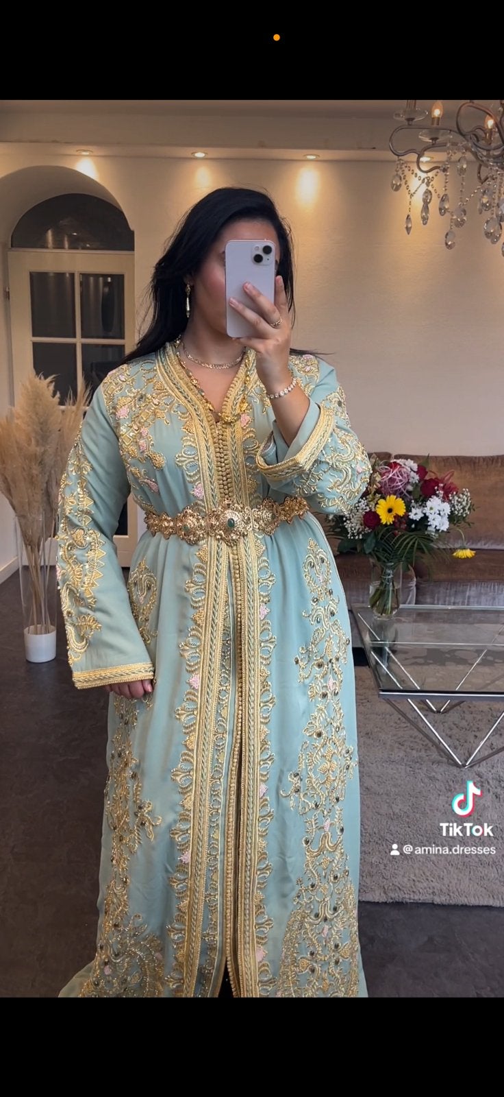 TE HUUR – ZEER EXCLUSIEVE Marokkaanse Takchita / Caftan, Ophalen of Verzenden, Zo goed als nieuw, Maat 38/40 (M), Onder de knie