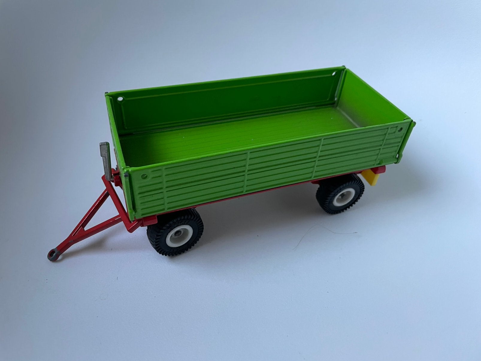 Model Trailer 2-assige aanhanger zijkipper, groen, Siku 1/32, Hobby en Vrije tijd, Modelauto's | 1:32, Ophalen of Verzenden, Gebruikt