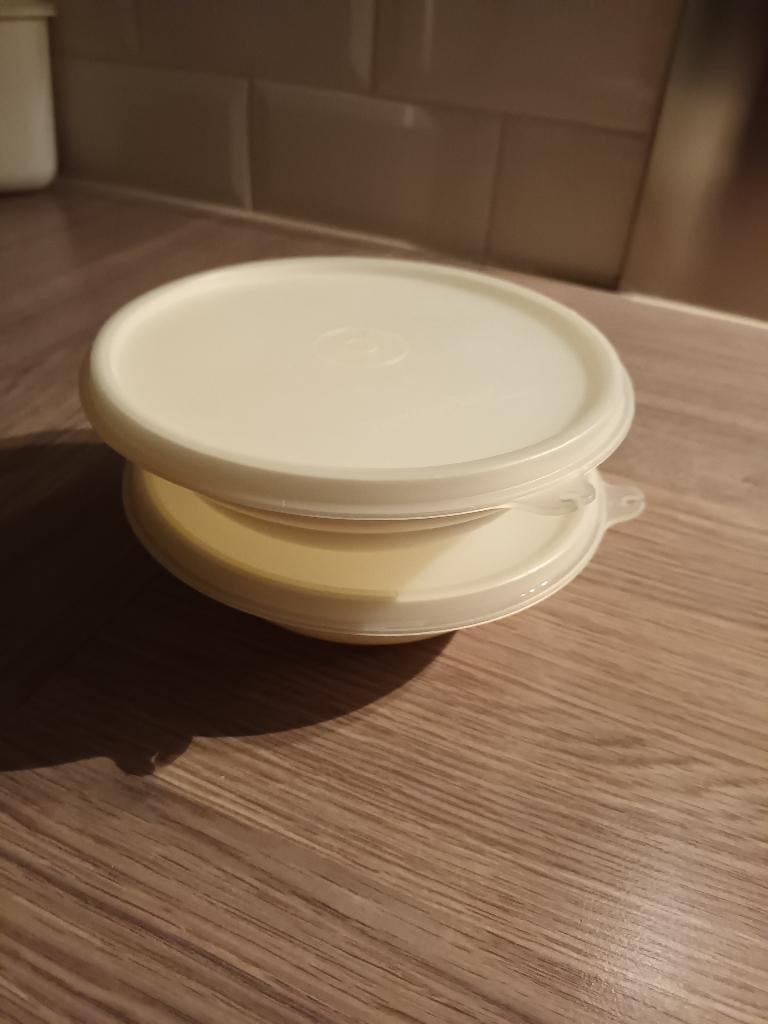 tupperware bewaarkommen 2 stuks & deksels, Ophalen of Verzenden, Zo goed als nieuw, Crème, Overige typen