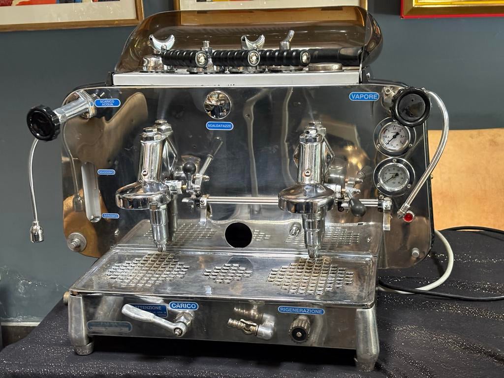 Faema E61 Italiaans Koffiezetapparaat 1964 - Collectors Item, Espresso apparaat, 10 kopjes of meer, Refurbished, Gemalen koffie
