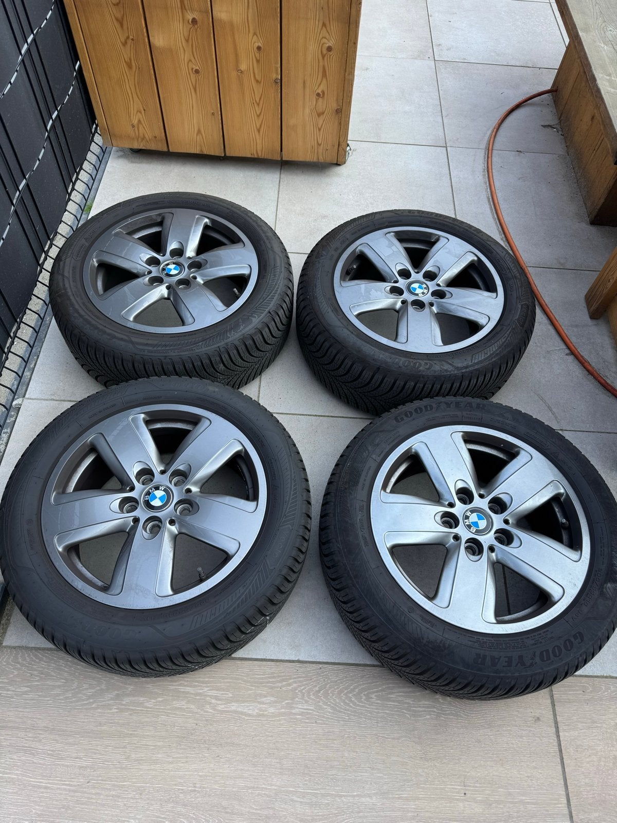 BMW 16 inch velgen met Goodyear Vector 4Seasons Gen-3 banden, Ophalen, Gebruikt, 16 inch, Banden en Velgen