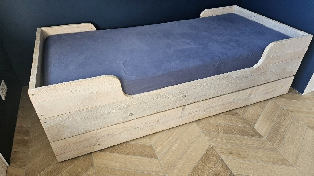 Leuk (kinder)bed steigerhout, Huis en Inrichting, Ophalen, 90 cm, Steigerhout, Zo goed als nieuw