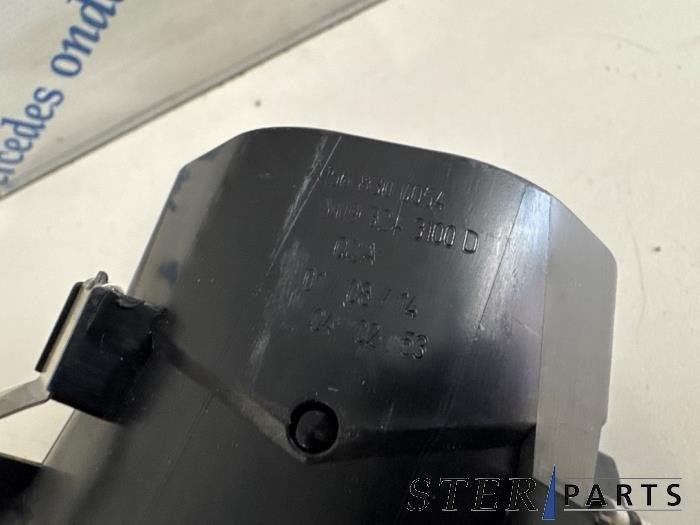 Luchtrooster Dashboard van een Mercedes GLA, Gebruikt, -, Ophalen of Verzenden, -