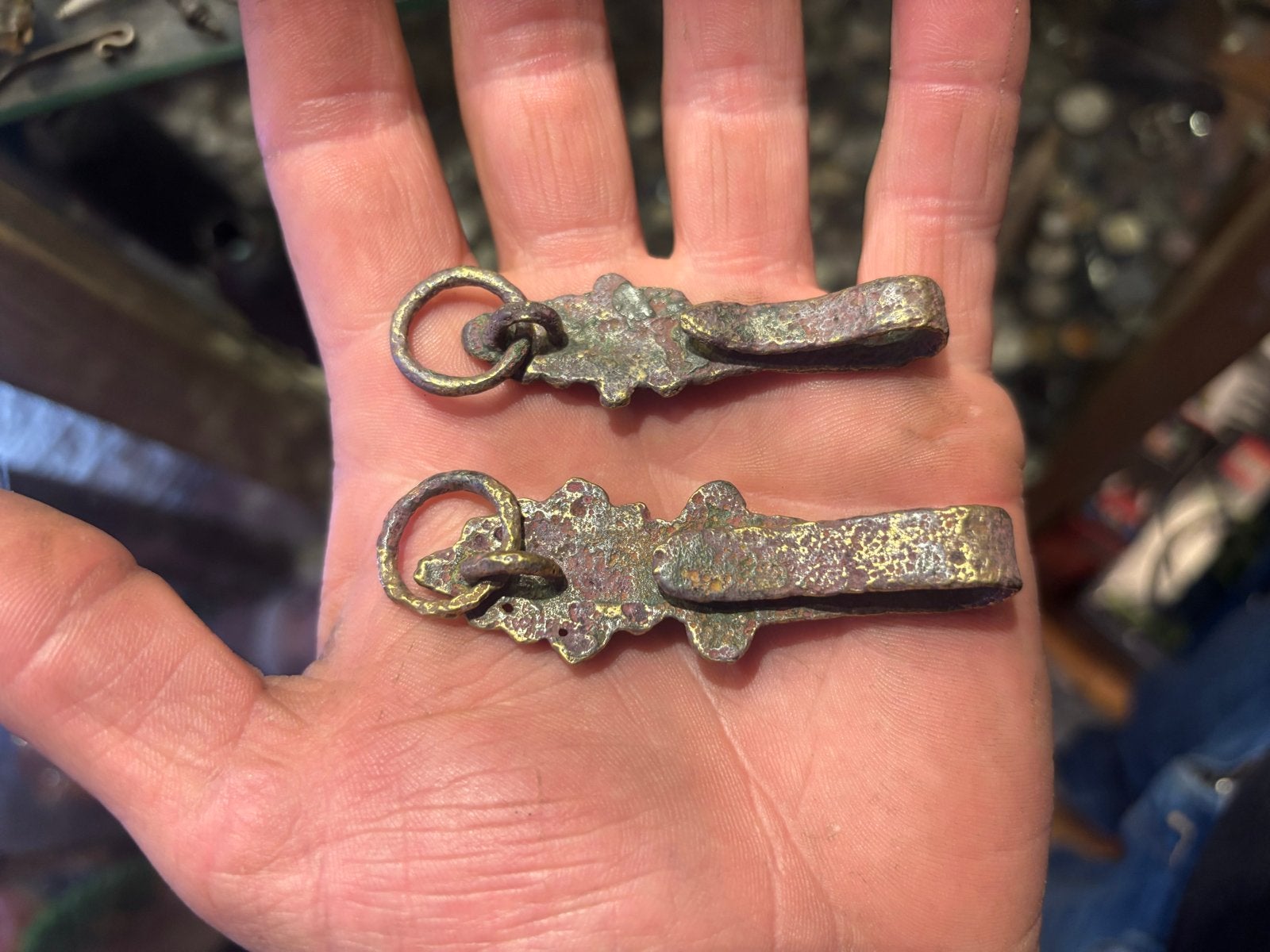 17e-eeuwse Riemhangers (2 stuks) - Bodemvondst, Ophalen of Verzenden