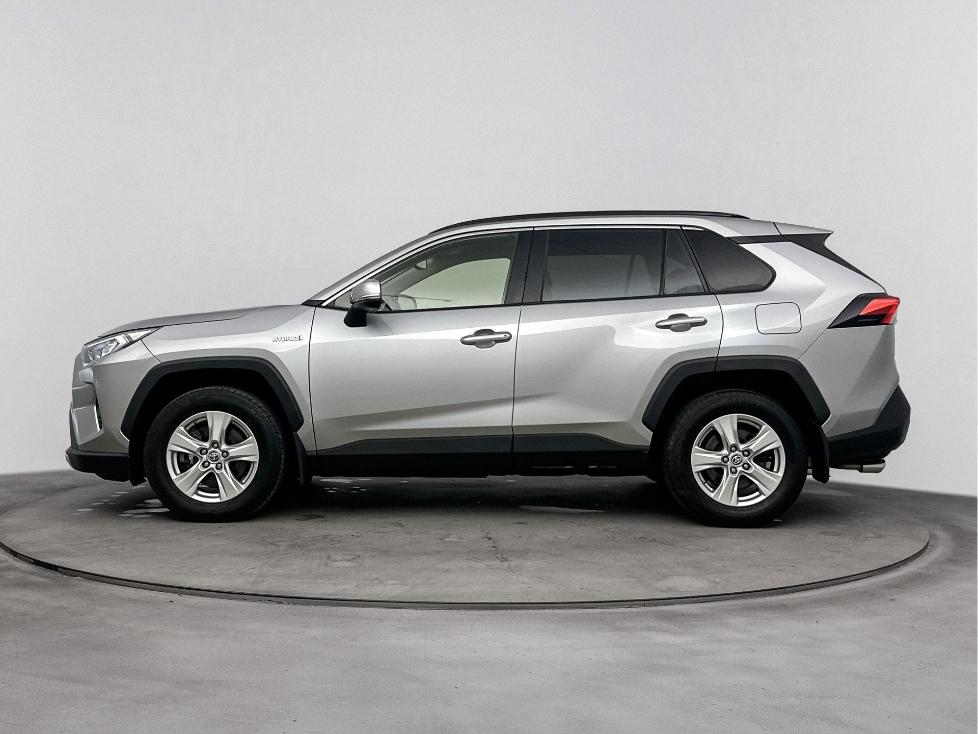 Toyota RAV4 2.5 Hybrid Dynamic | Stoelverwarming | Leder | P, Auto's, 12 maanden, Gebruikt, 4 cilinders, Bedrijf