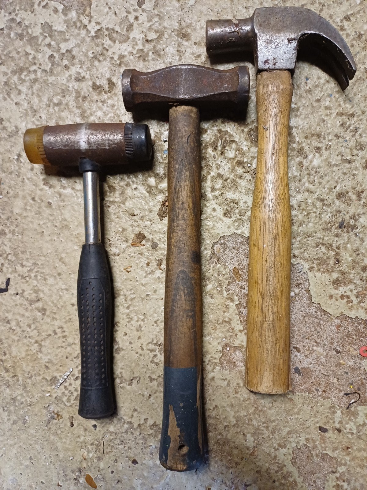 3 diverse hamers - klauwhamer, bankhamer, rubberhamer, Ophalen of Verzenden, Gebruikt, Hamer