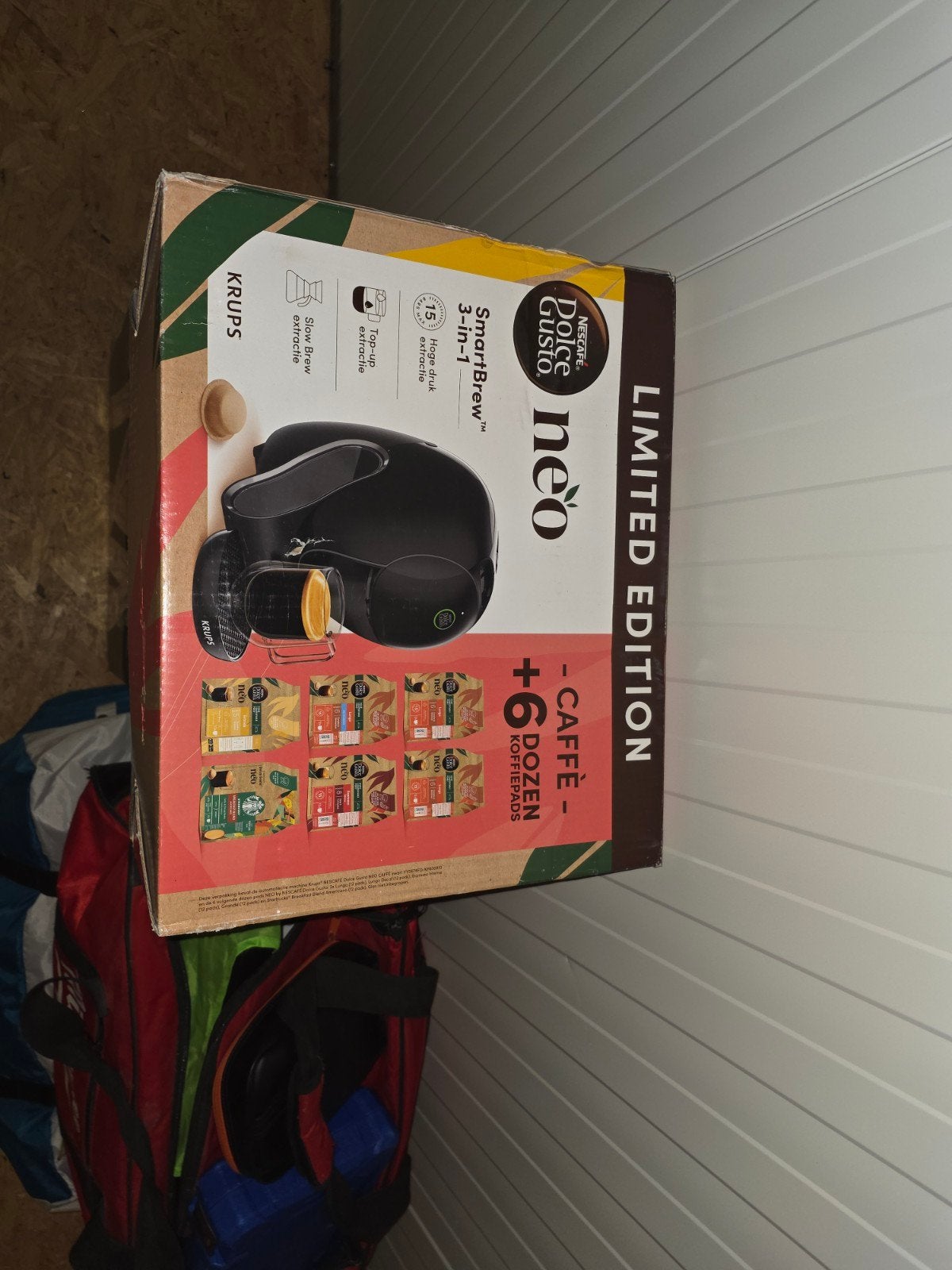 Nescafé Dolce Gusto Neo Krups Limited Edition Koffiemachine, Ophalen of Verzenden, Nieuw, Koffiemachine, Koffiepads en cups