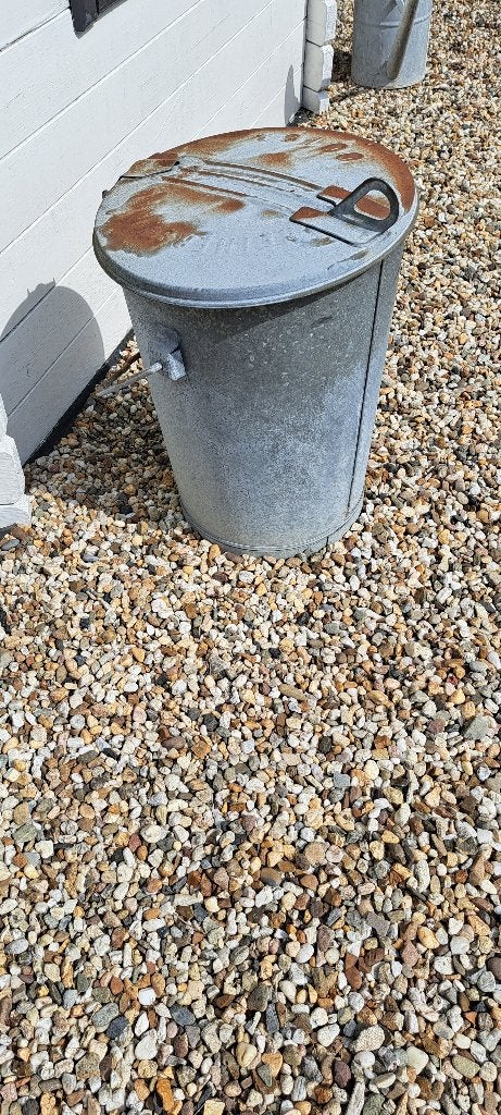 Zinken prullenbak tuin, Ophalen