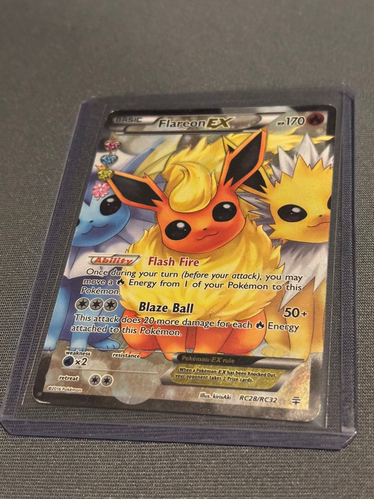 Pokémon Flareon EX RC28/RC32 Radiant Collection Generations, Ophalen of Verzenden, Zo goed als nieuw, Losse kaart, Foil