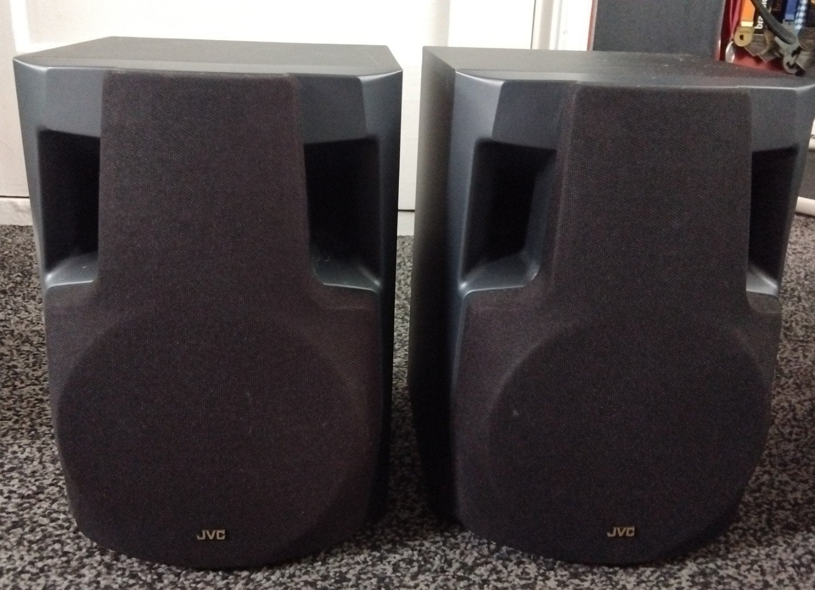 JVC SP-D401 Luidsprekers - 80 Watt - Zo goed als nieuw 25EUR, Ophalen, Stereo speakers, Inclusief kabels, JVC