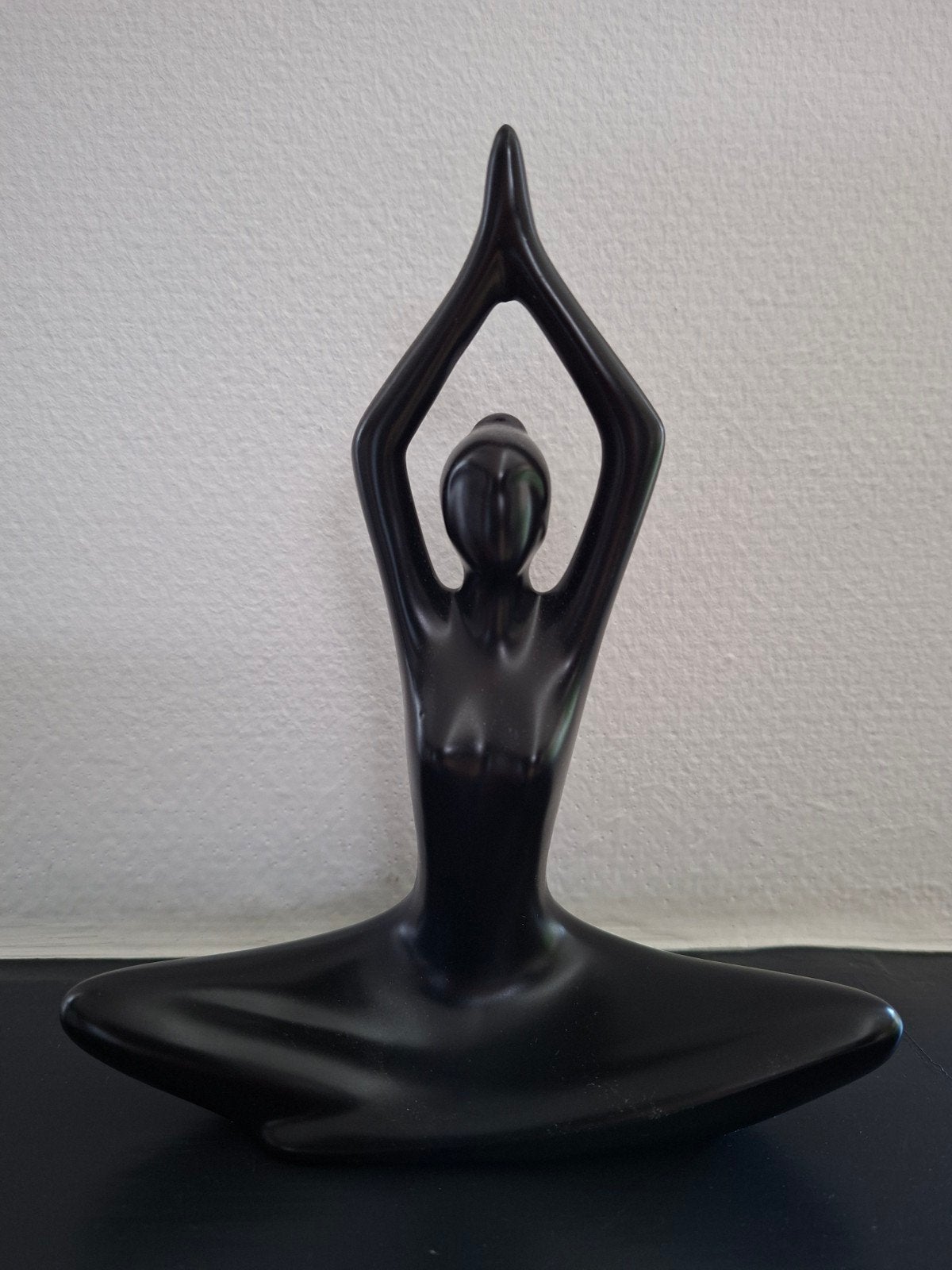 Prachtig Zwart Yoga Beeldje - Sculptuur - Meditatie, Sport en Fitness, Ophalen of Verzenden, Zo goed als nieuw, Yoga-accessoire