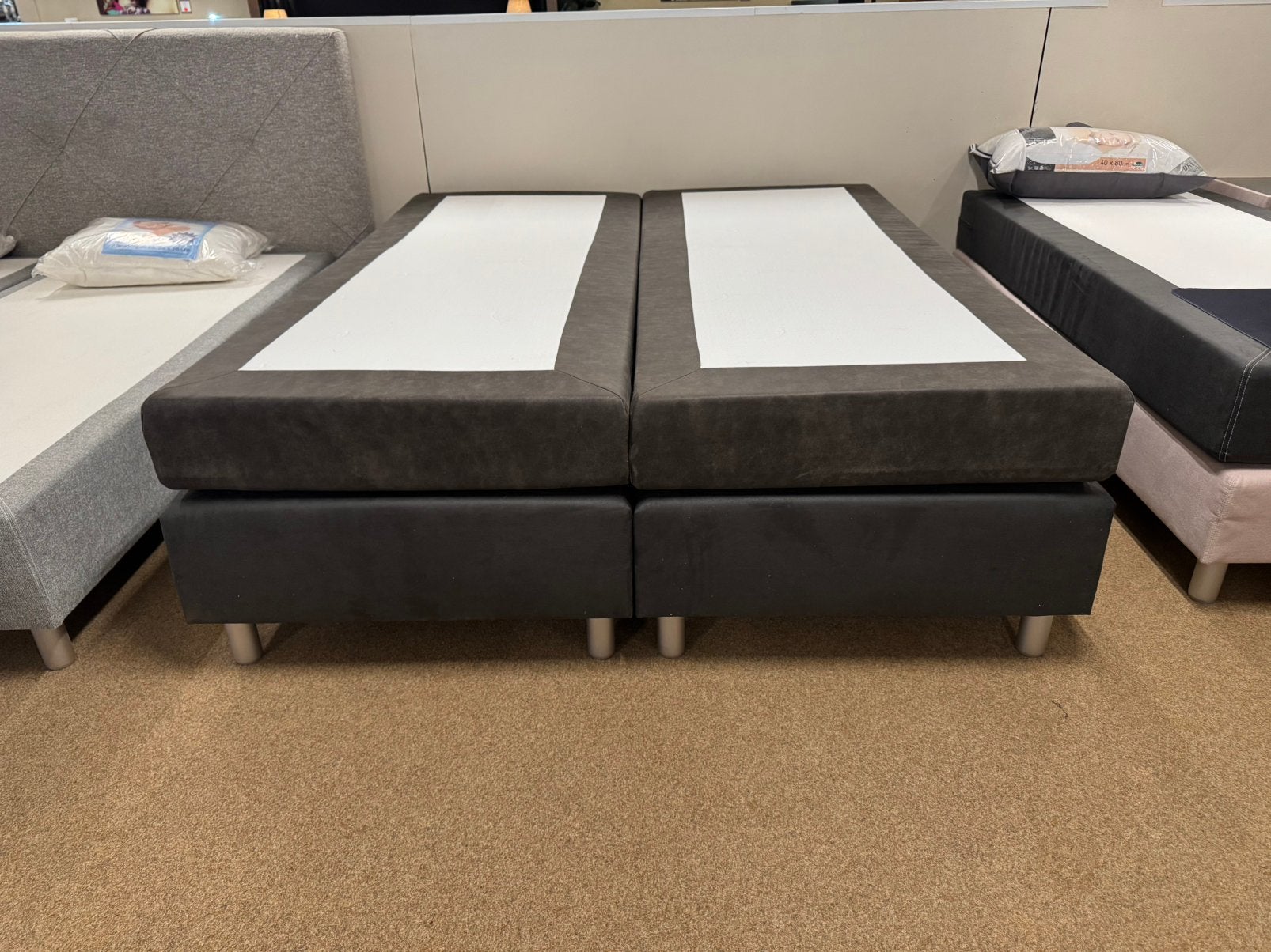 Boxspring 180x220 pocket Matras Zwart Direct/Leverbaar, Ophalen, #Boxspring#Grijs#220#Stof#Bedden#2-Persoons, Zwart, Mwonenenslapen