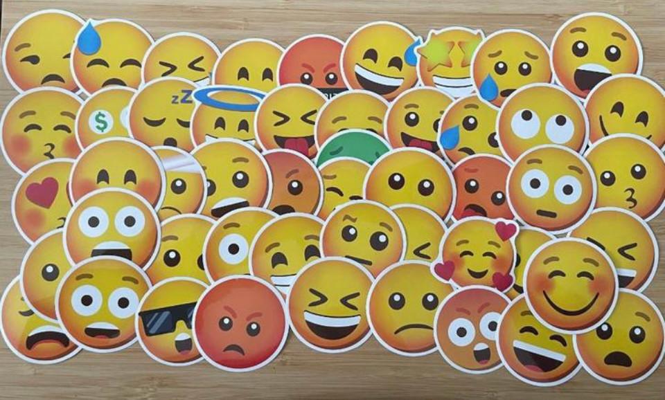 Smiley, WhatsApp gele emotions stickers, Verzenden, Nieuw, Meerdere stickers