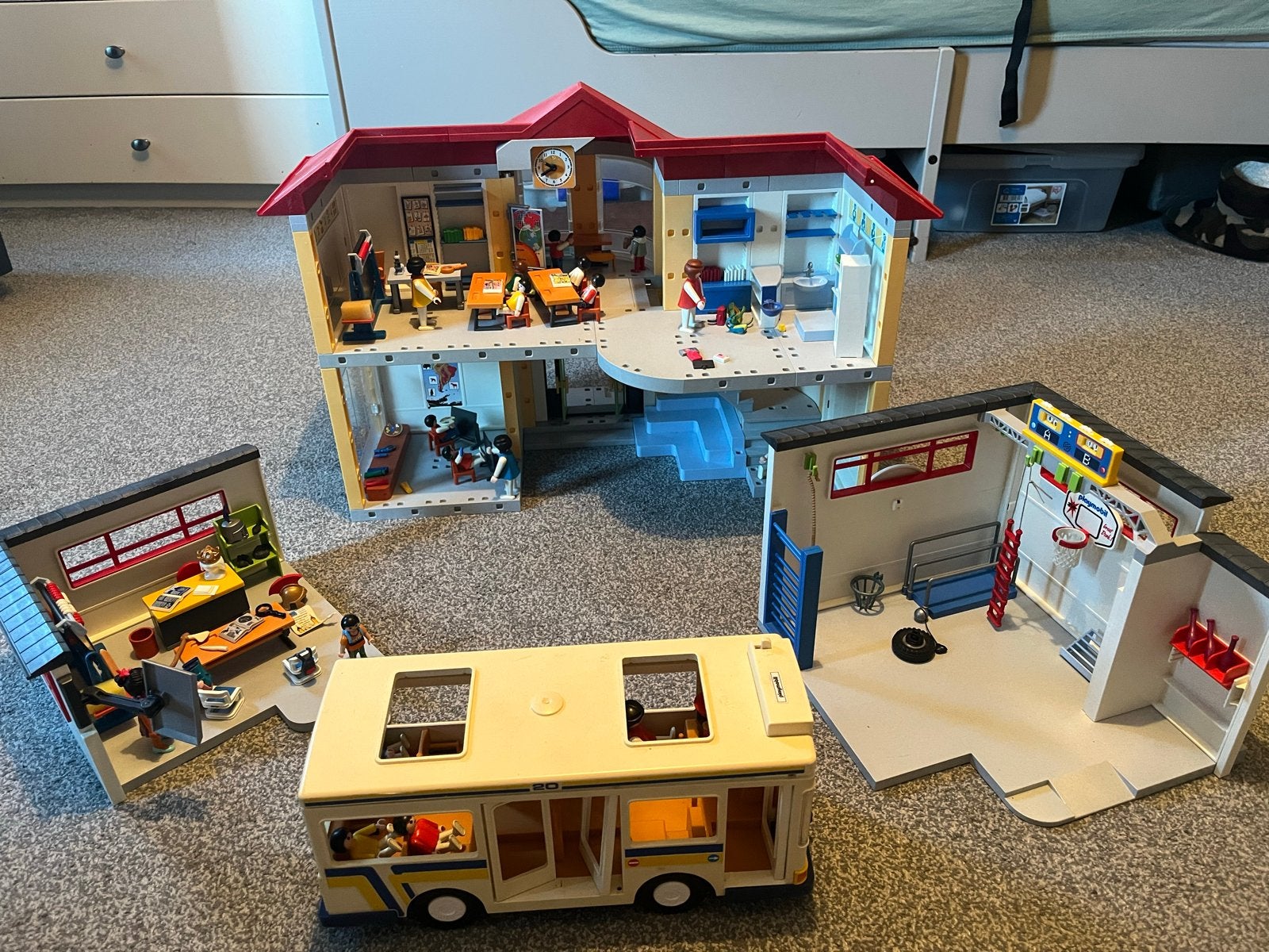 Playmobil School met extra's: klaslokaal, gymzaal, schoolbus, Ophalen, Gebruikt, Gebouw, Complete set